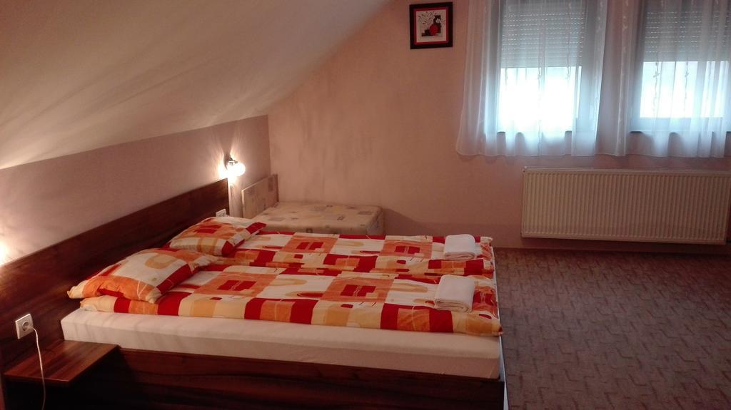 Csipkehaz Apartman Cserkeszolo Exterior photo