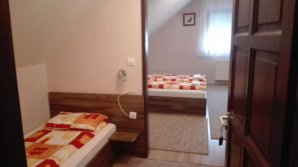 Csipkehaz Apartman Cserkeszolo Exterior photo